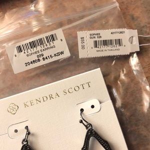 Kendra Scott Jewelry - Kendra Scott Sophie Earring NWT Kendra Scott Jewelry - Kendra Scott Sophie Earring NWT